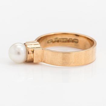 Elis Kauppi, A 14K gold necklace and ring with cultured pearls. Kupittaan kulta, Turku 1967.