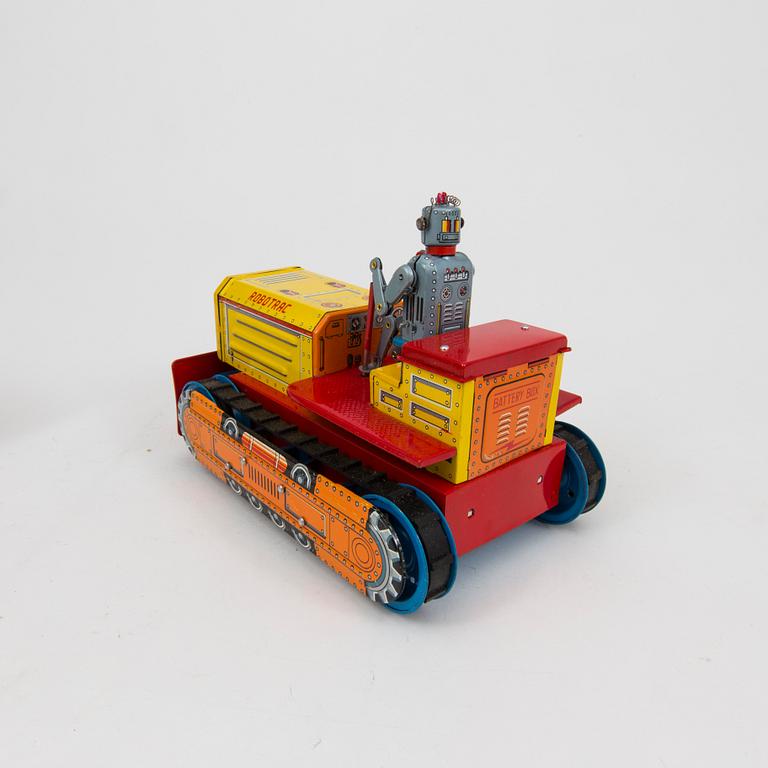 A tinplate Linemar "Robotrac Bulldozer," Japan, 1950s.