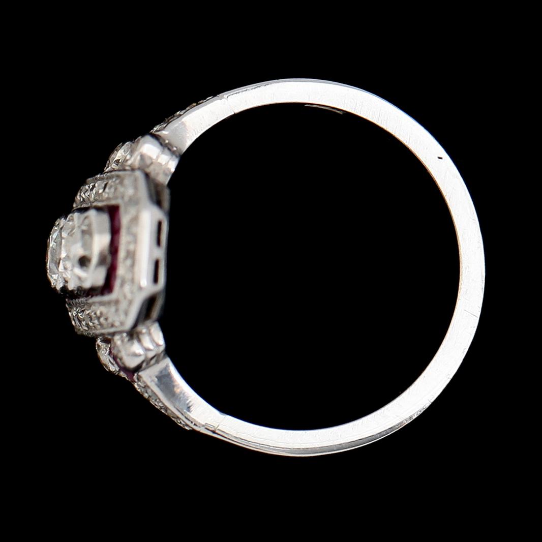 RING, 18K vitguld, art déco, diamanter och rubiner. Vikt ca 5 g.