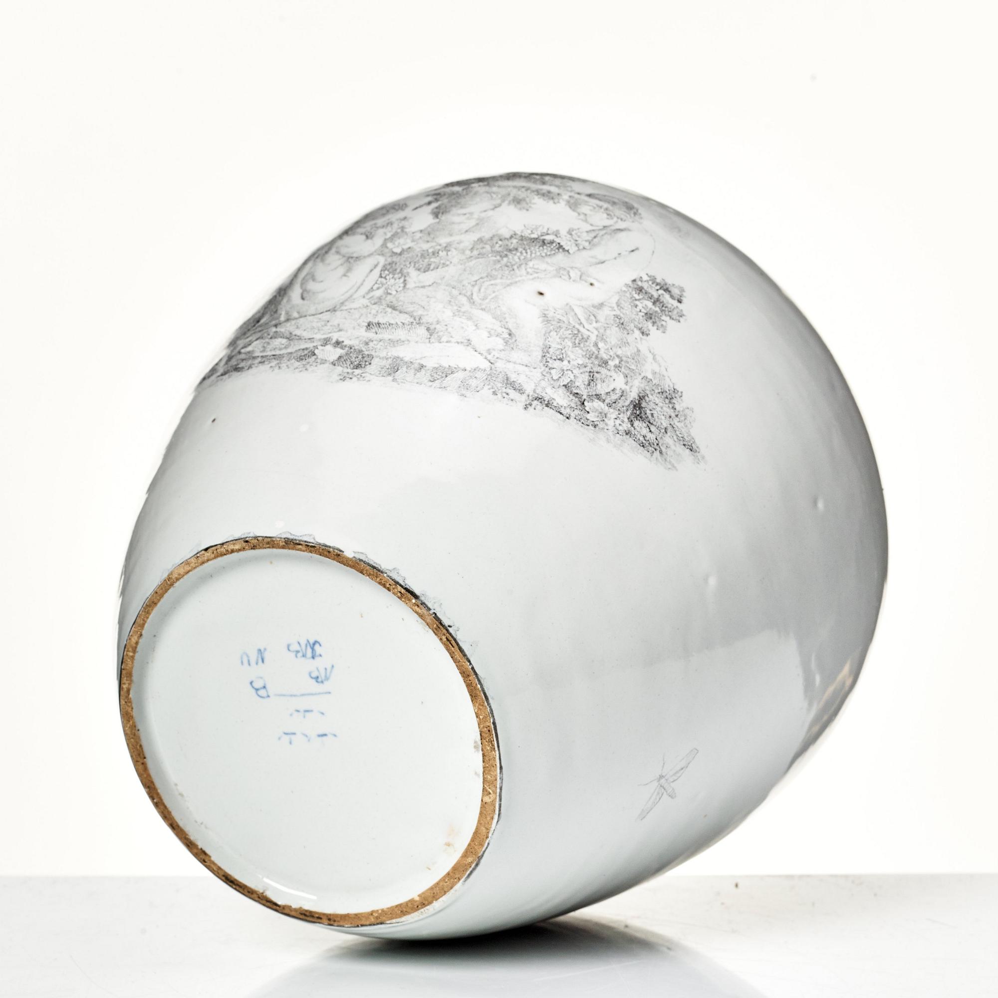 A Swedish faience jar, Marieberg, 18th Century.