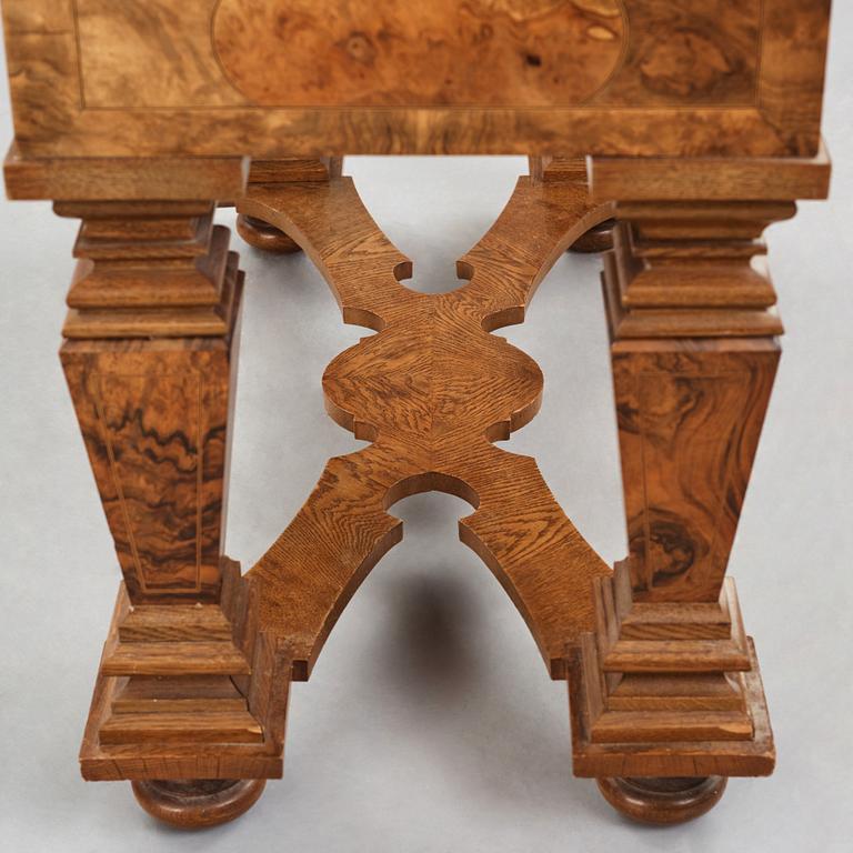 A English William and Mary (Baroque) secretaire.