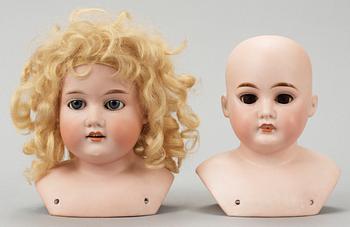 DOCKHUVUDEN, 2 ST. Biskvi. Armand Marseille 3200 samt 370. Tyskland, omkring 1900.