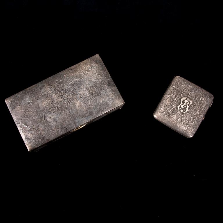 SKRIN och CIGARETTETUI, silver, Auran Kultaseppä, Åbo 1957 och Helsingfors 1929.