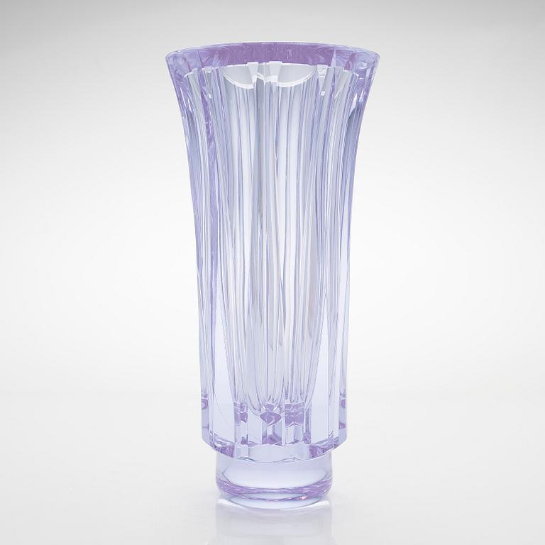 Aimo Okkolin, a vase, signed Aimo Okkolin Riihimäen Lasi Oy.