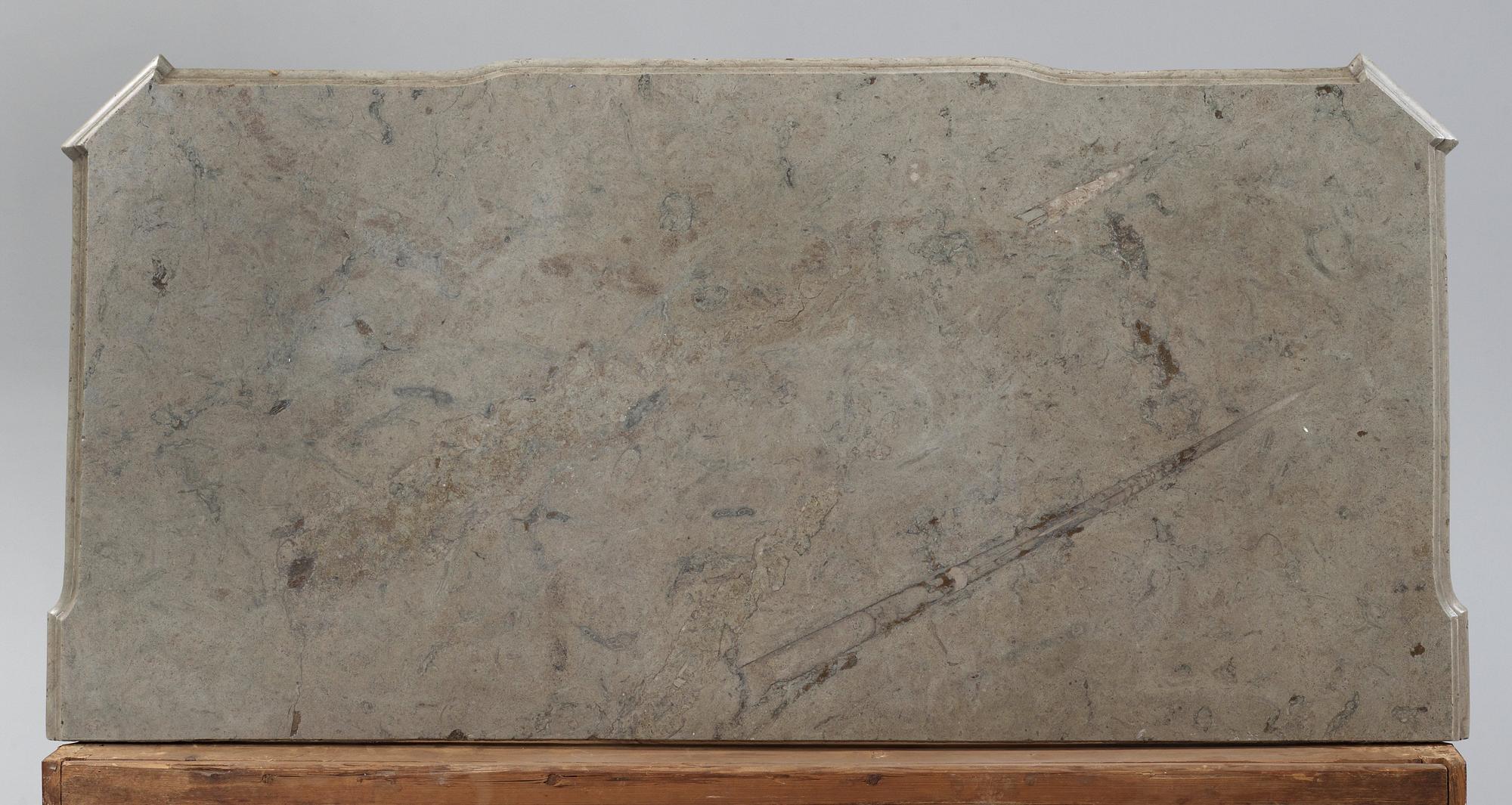BYRÅ. Tillskriven Jonas Hultsten (mästare i Stockholm 1773-1794). Gustaviansk.
