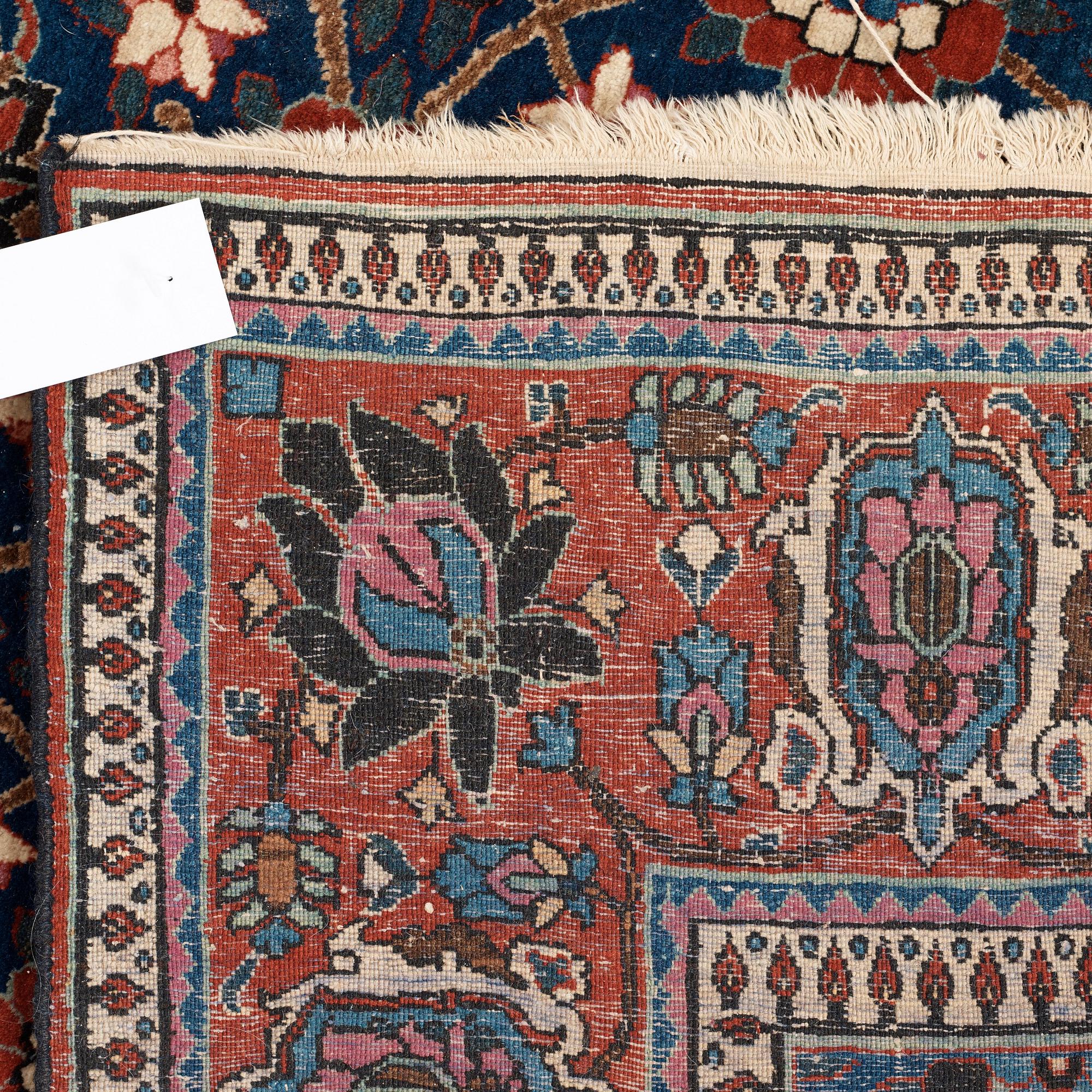 SEMI-ANTIQUE VERAMIN. 217,5 x 146,5 cm.