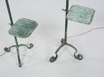 GOLVLAMPOR, ett par, 1900-talets mitt.