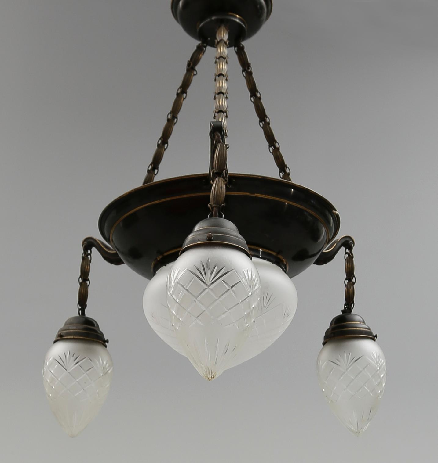 TAKLAMPA, 1900-talets första hälft.