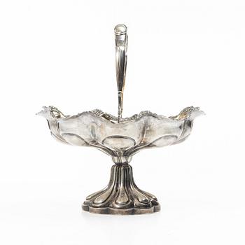 Gustaf Adolf Strömbäck, brödkorg, silver, Helsingfors, Finland, 1844.