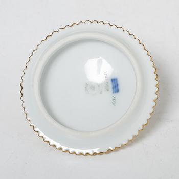 Royal Copenhagen, cream jug with lid and saucer, as well as coffee cup with saucer, porcelain, Flora Danica, Denmark.