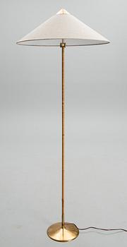 PAAVO TYNELL, GOLVLAMPA. Stämplad TT, Taito Oy, 9602. 1930-tal.