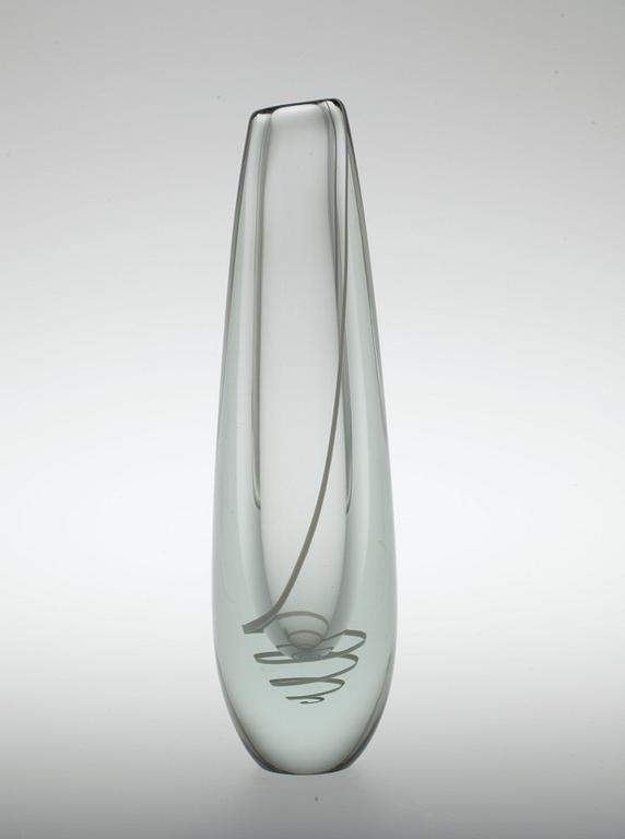 Gunnel Nyman, A VASE.