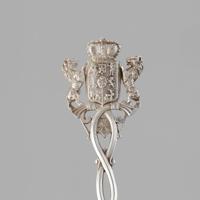 Firma Alexandre Gueyton, 12 st skedar, silver ur Youssopovs Skandinaviska servis, Paris, 1800-talets andra hälft,