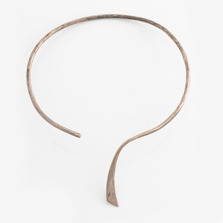 Birgitta Sanitate, neck ring, silver.