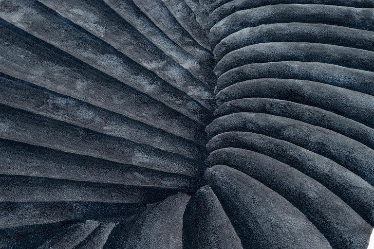 Diana Orving, matta "Disapperance I", handtuftad, ca 404 x 250 cm, Ferreira de Sá, Portugal.