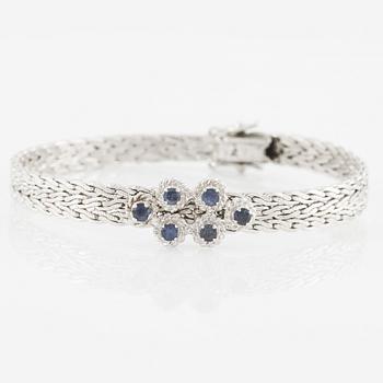 Bracelet, 18K white gold with sapphires.