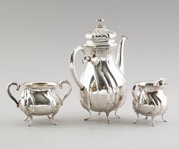 KAFFESERVIS, 3 delar, silver, svenska importstämplar, 1900-talets första hälft. Vikt ca 1009 g.