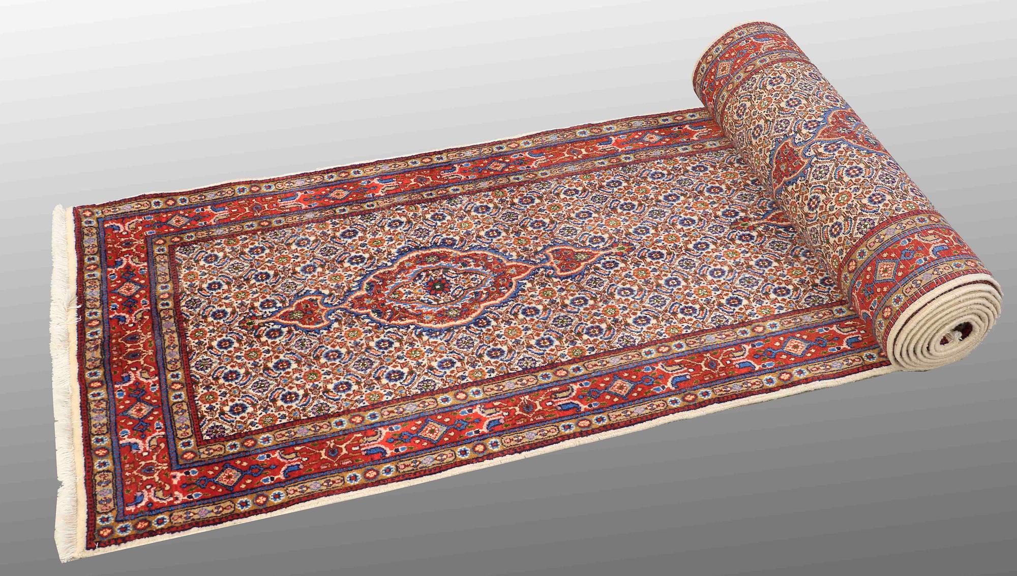 A RUNNER Moud, ca 510 x 77 cm.