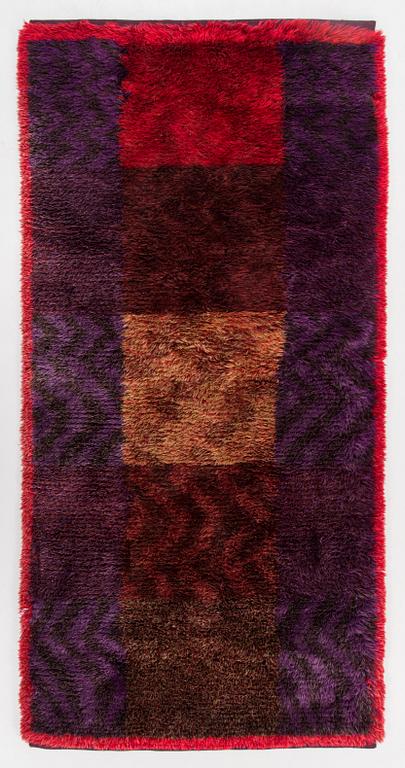 Uhra-Beata Simberg-Ehrström, rya rug, for Friends of Finnish Handicraft. Circa 205 x 105 cm.