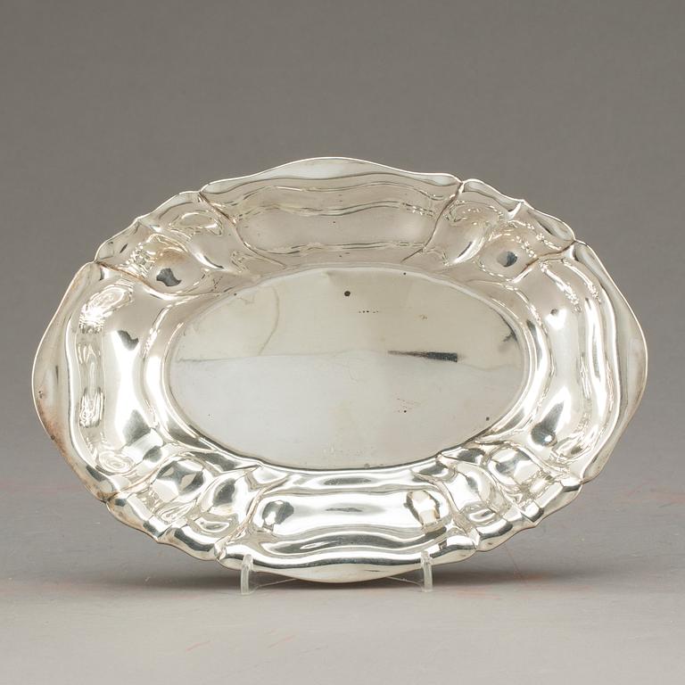 FAT, rokokostil, svenska importstämplar, silver, vikt ca 214 g.