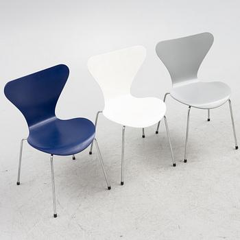 Arne Jacobsen, six 'Series 7' chairs, Fritz Hansen, Denmark, 1998.