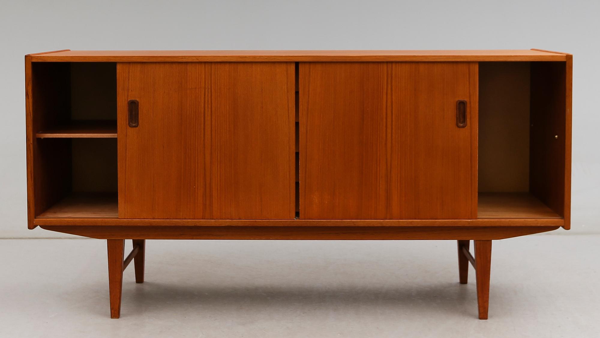 SIDEBOARD, 1900-talets första hälft.