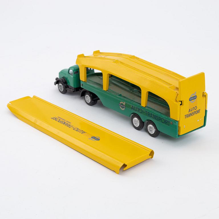 A toy truck, Volvo Autotransport No. 431, Tekno.