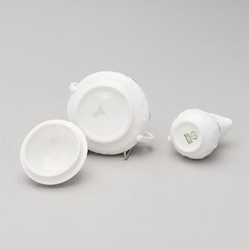 A 43-piece porcelain dinnerware set, "Blå blom", Gustavsberg.
