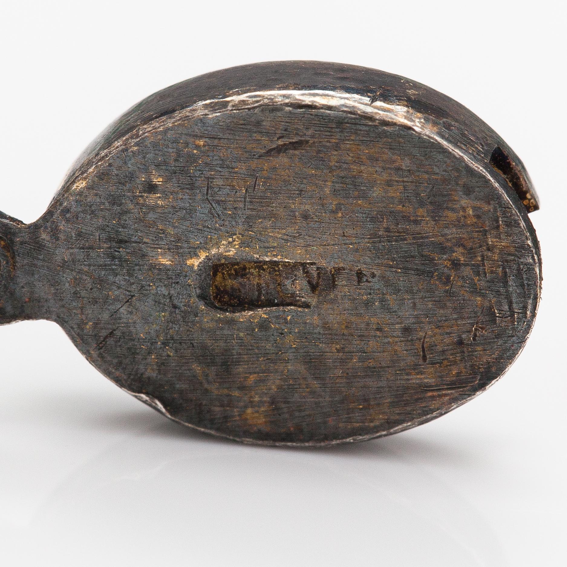 Helminauha, aventuriinikvartsi, hopeaa.