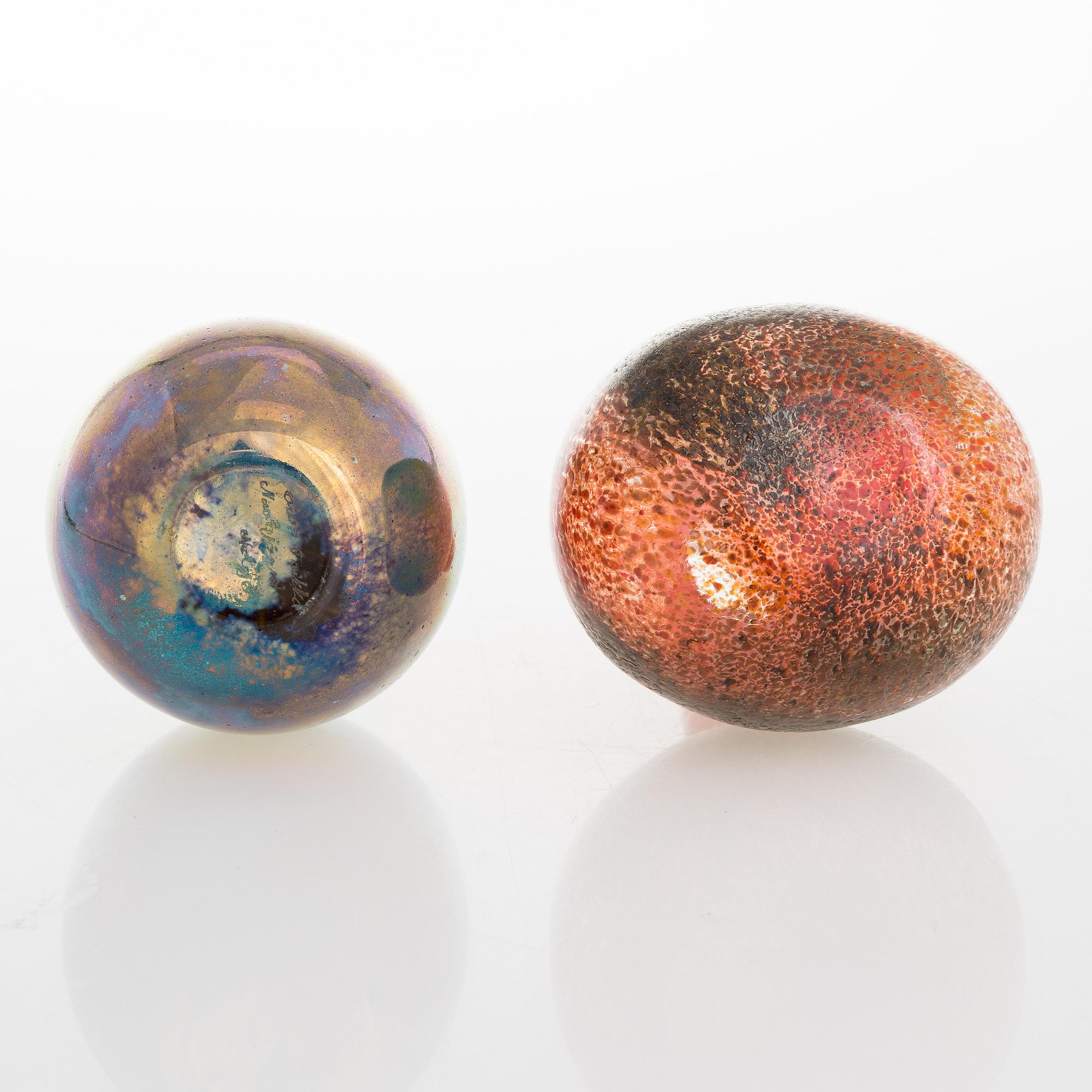 OIVA TOIKKA, two bottles signed Oiva Toikka Nuutajärvi Notsjö.