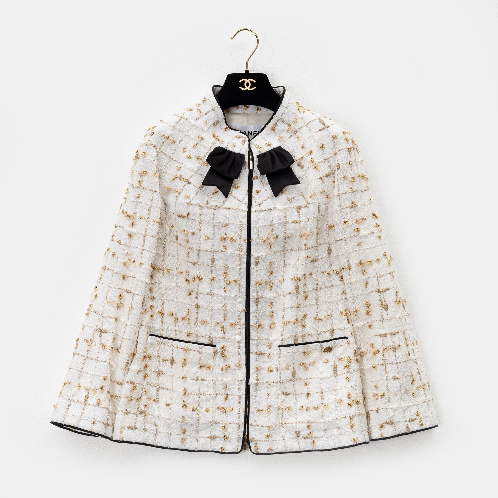 Chanel a Fantasy Tweed jacket size 34. Bukowskis