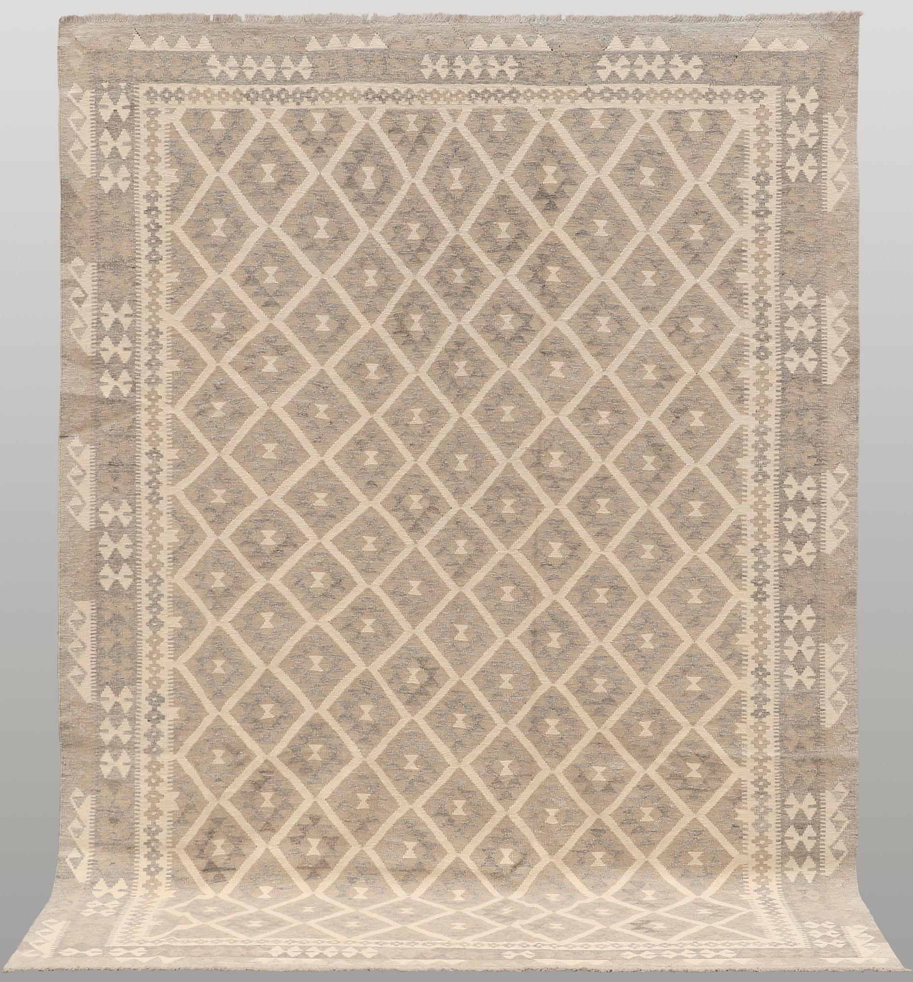 A carpet, Kilim, ca 295 x 211 cm.