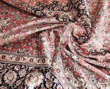 Matta, Ghom, äldre, 398 x 293 cm.