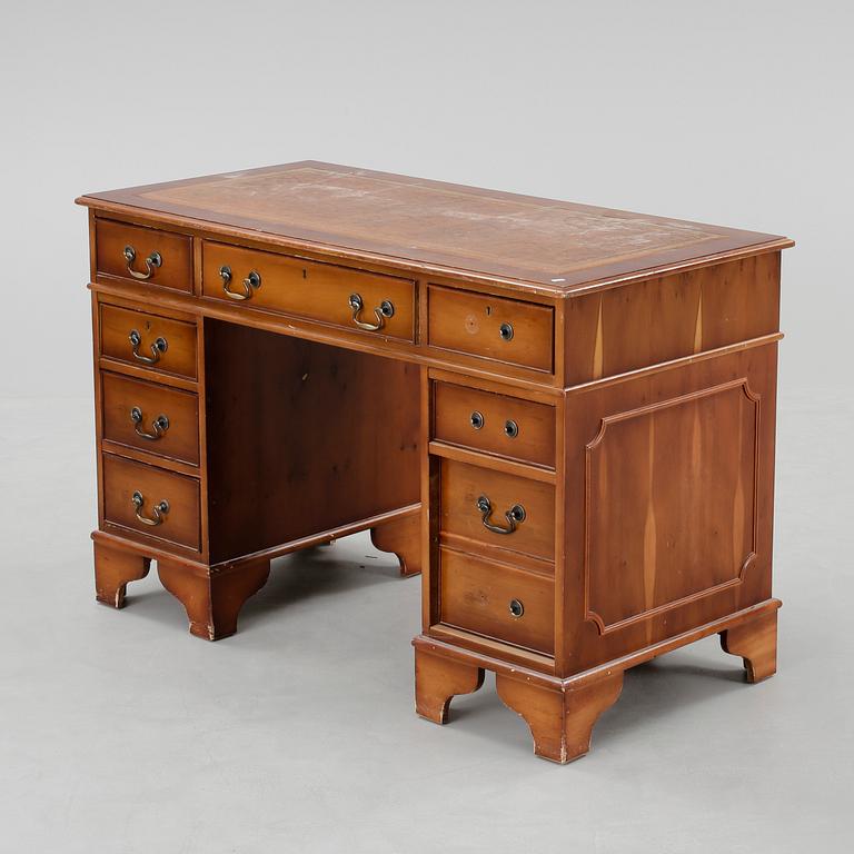 SKRIVBORD, engelsk stil, 1900-tal.