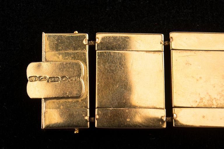 A BRACELET, 18K gold. H. Kaksonen Helsinki 1954. Length 19,5 cm, weight 60 g.