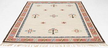 A flat weave carpet, c 304 x 200 cm.