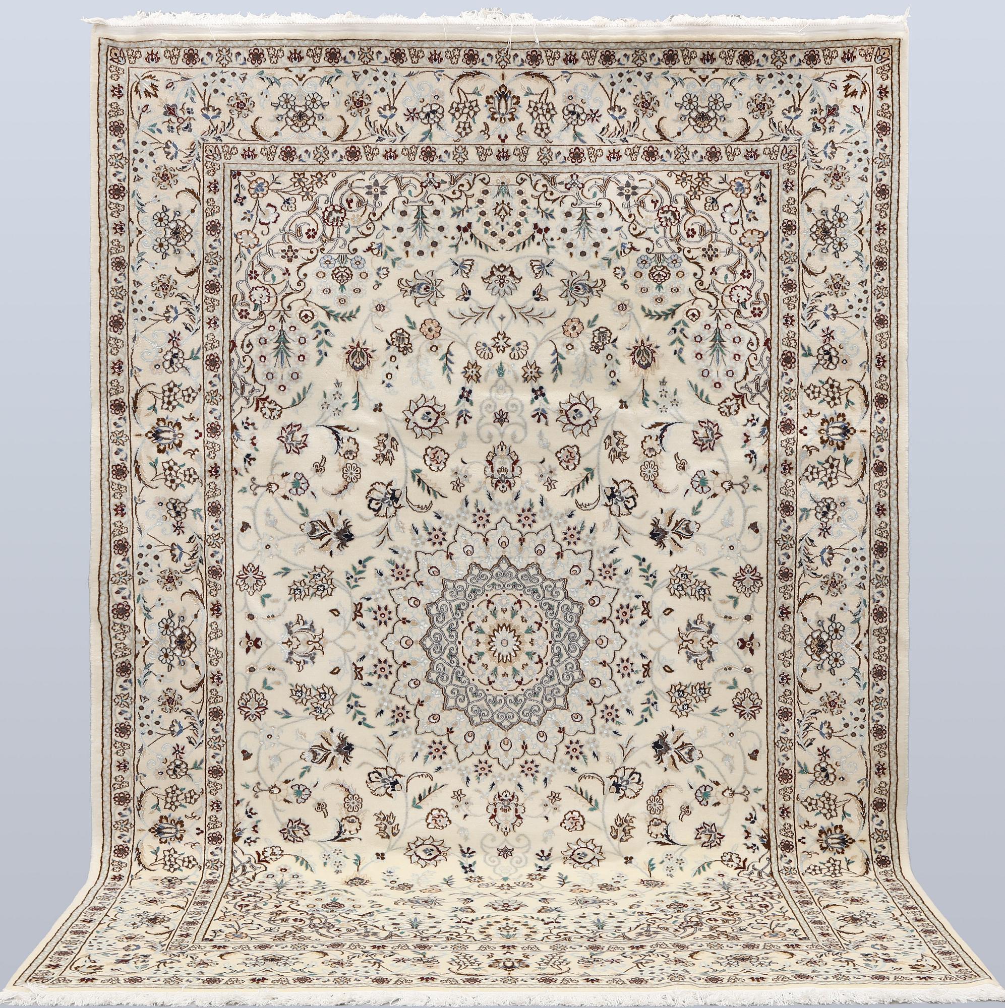Carpet, Nain part silk, 305 x 204 cm.