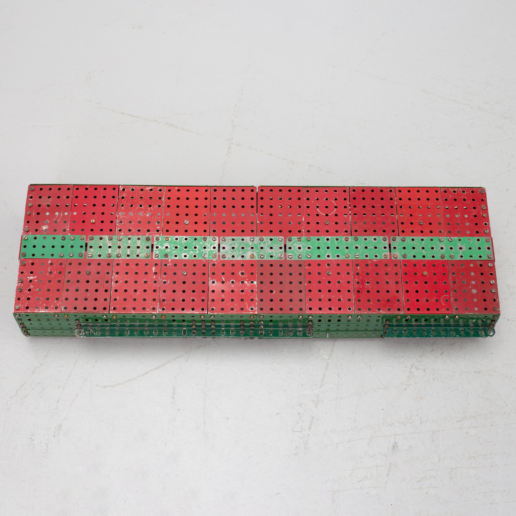 Meccano, locomotive and excavator.