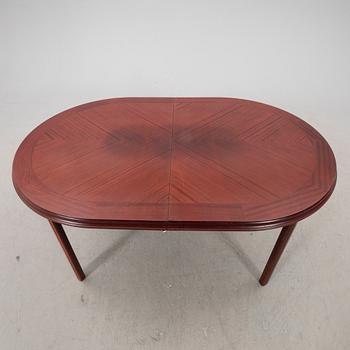 A 1970/80s mahogany dining table.