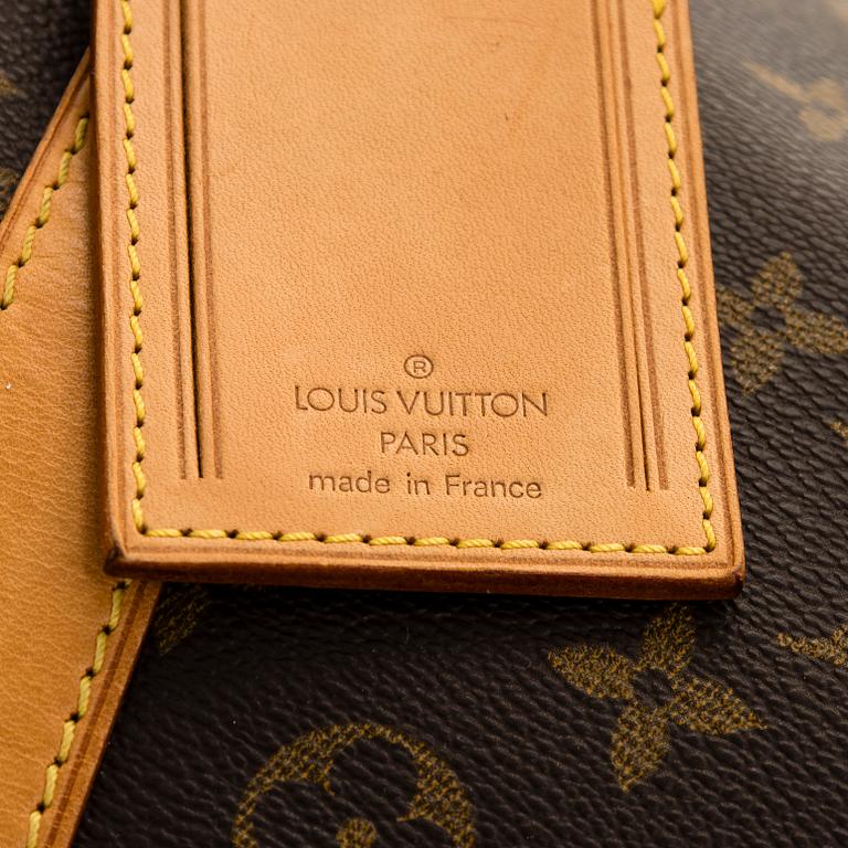 Louis Vuitton, a Monogram Canvas 'Keepall 60 Bandoulière' weekend bag.