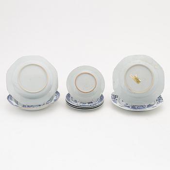 A group with a pair of soupdishes, a pair of plates and four small dishes, Qing dynasty, Qianlong (1736-95).