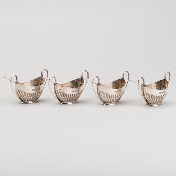 An English set of four silver salters with spoons mark of James Dixon & sons Sheffield 1895, weight 166 gr.