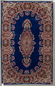 MATTA, Kirman, old/semiantik. Ca 213x132 cm.