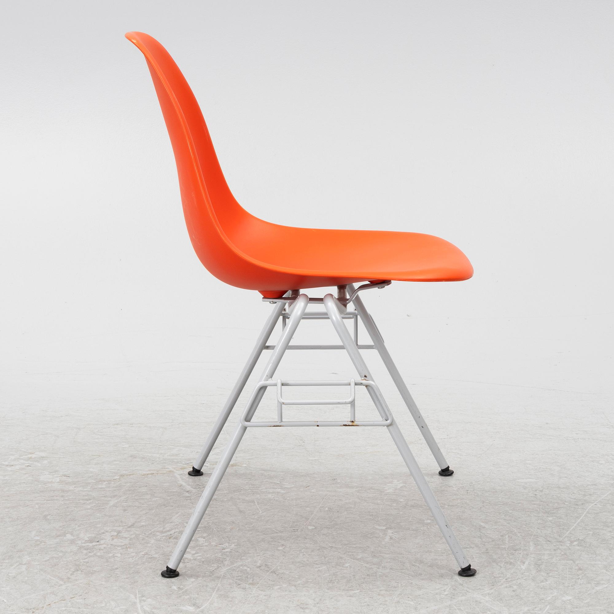 Charles & Ray Eames, five 'DSS' chairs, Vitra.