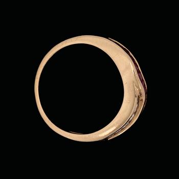 A carré cut ruby ring set with brilliant cut diamond, tot app. 0.35 cts.