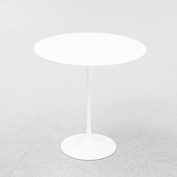 Eero Saarinen, sidobord, "Tulip", Knoll.
