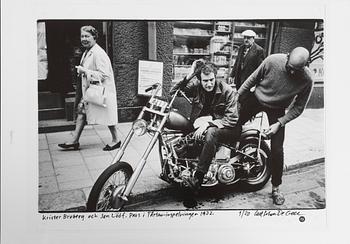 Carl Johan De Geer, "Krister Broberg och Jan Lööf. Paus i Tårtaninspelningen 1972".