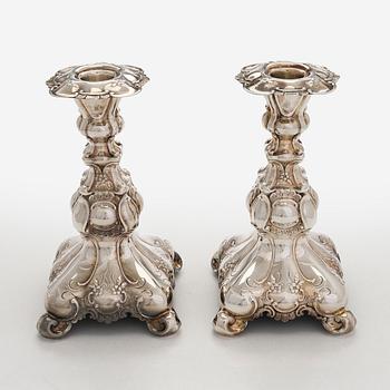 Kynttilänjalkapari, hopeaa, GAB, Ruotsi 1950.