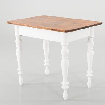 An early 1900' kitchen table.