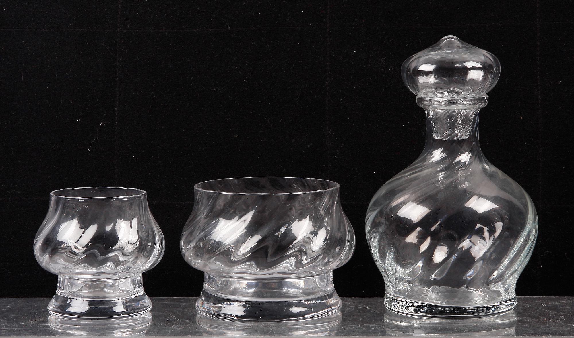 KARAFF OCH SKÅL SAMT LJUSSTAKE, Orrefors.